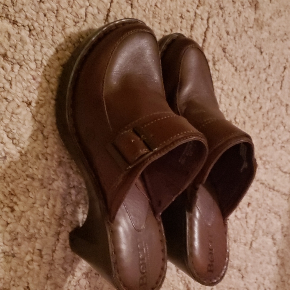 Shoes - Picture 2 of 7